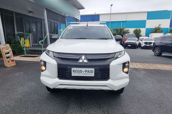 2019 Mitsubishi Triton GLS MR 4X4 image