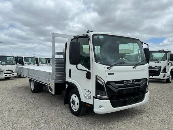 2025 Isuzu N Series NNR 45-150 DT D38 Auto image