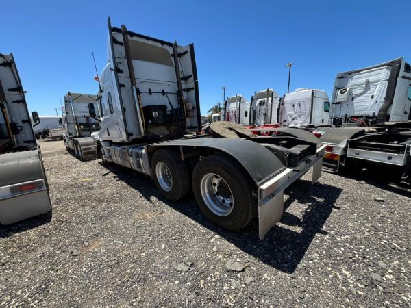 2021 FREIGHTLINER CASCADIA 126 Prime Mover image