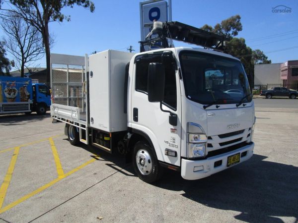 2022 Isuzu N Series NNR 45-150 image