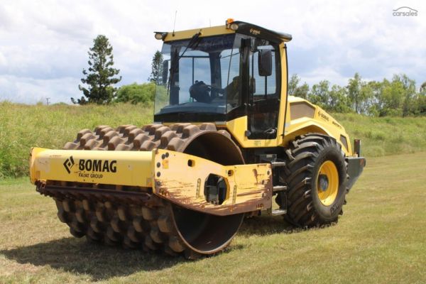2017 BOMAG BW211PD-5 image