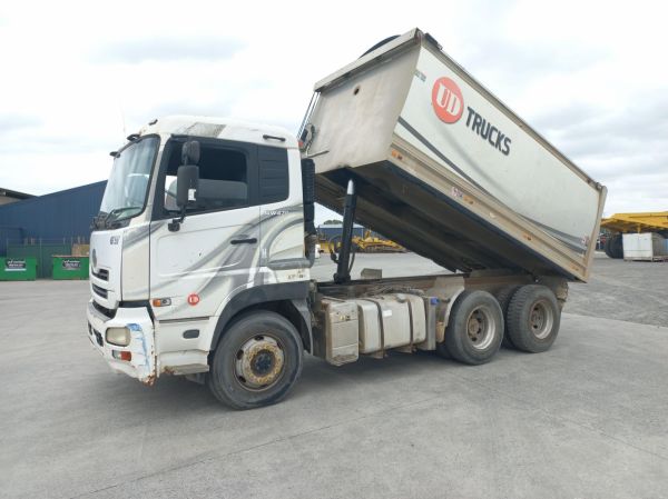 2008 UD GW470 Tipper GW470 image