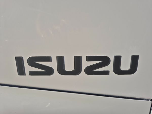 2005 Isuzu FRD500 Tray 6 Ton Tray and Lift image