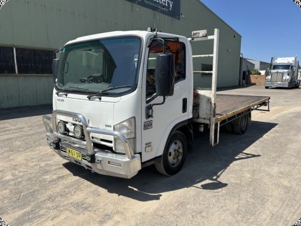 2012 Isuzu NNR 200 Medium NH 4x2 Tray Truck image