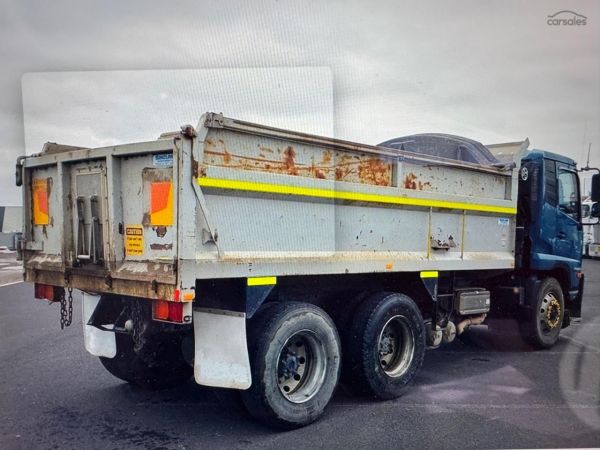 2017 UD CONDOR image