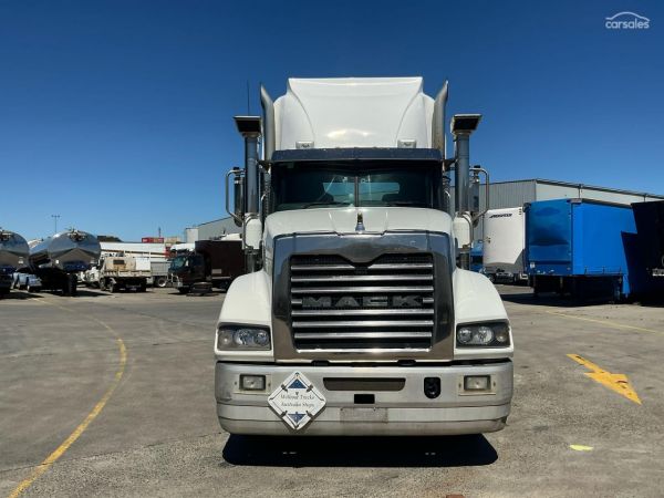 2012 Mack CMHT Trident Day Cab image