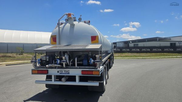 1995 Tieman Tri axle tanker Portable water tanker image