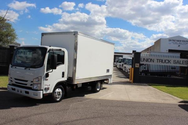 2022 Isuzu N Series NNR 45-150 image