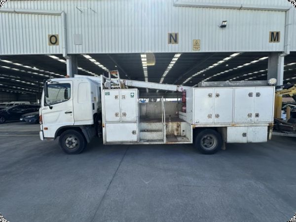 2005 Hino FD500 4x2 Service Truck image