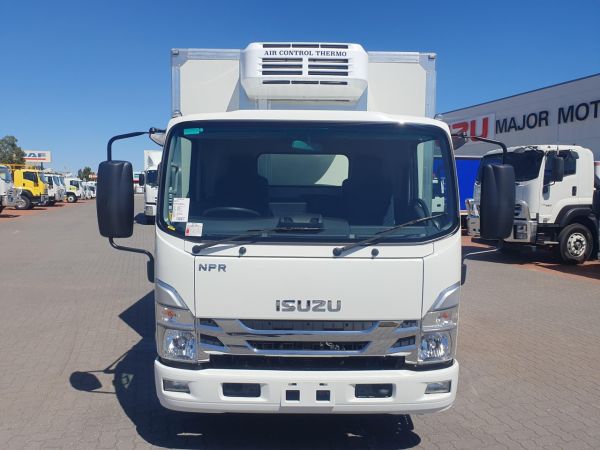 2025 Isuzu NPR 65/45-190 Refrigerated 6 Pallet A.M.T Freezer image