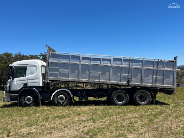 2010 Scania P400 image