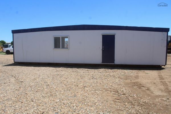 2010 Transporttable Builing 12x3m  Office/Crib Room image