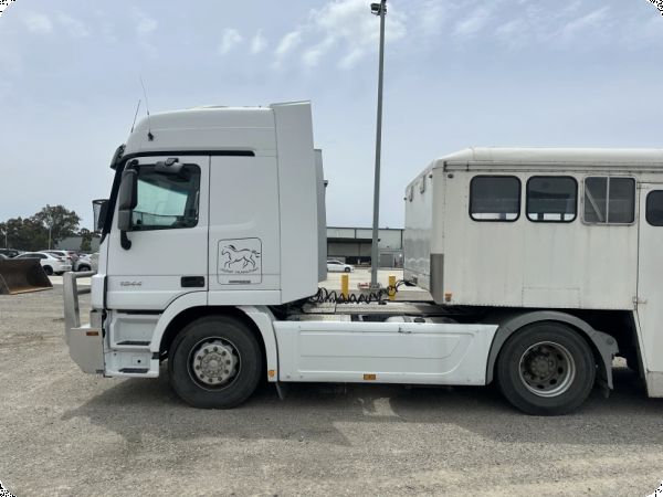 2012 Mercedes Actros 1844 4x2 Prime Mover image
