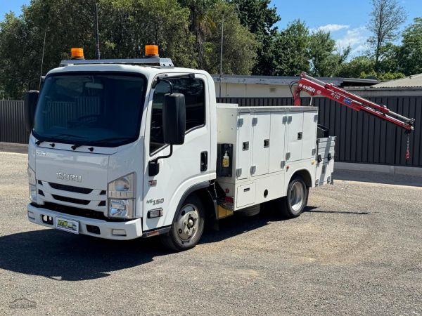 2020 Isuzu N Series NLR 45-150 Servicepack Maxilift Crane image