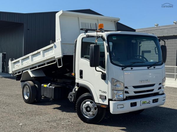 2021 Isuzu N Series NPR 75-190 Tipper LOW KMS image