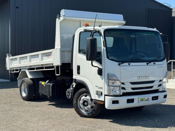 2022 Isuzu N Series NPR 65/45-190 Tipper LOW KMS image