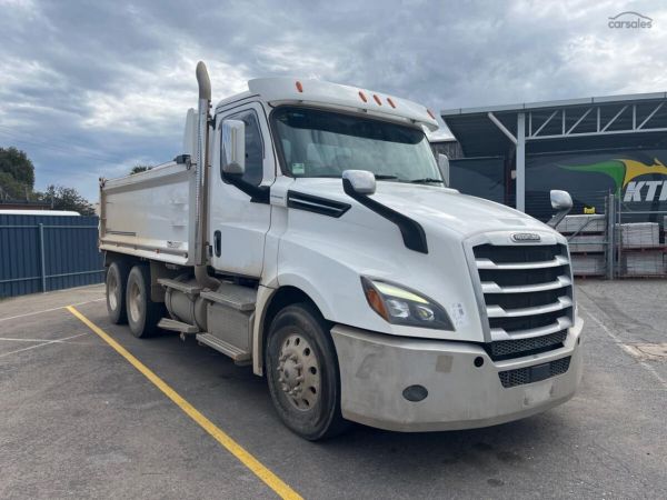 2022 Freightliner Cascadia image