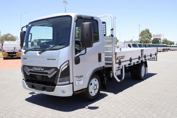 2025 Isuzu NLR 45-150 Tray ISUZU NLR 45-150 DT D34 TRAY image