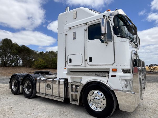 2016 Kenworth K200 AERODYNE Truck image