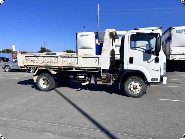 2018 Isuzu FH FRR500 4x2 Tipper image