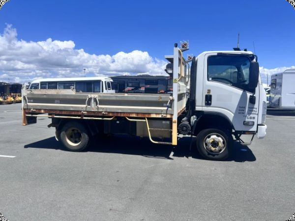 2018 Isuzu NPS 75 155 4x4 Tipper (Council Asset) image
