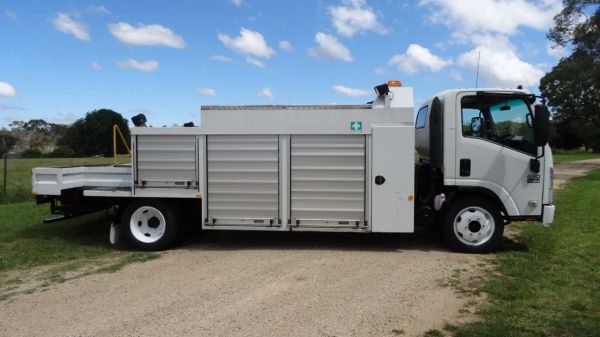 2012 ISUZU NQR 450 image