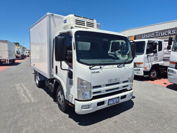 2011 Isuzu NNR200 Refrigerated Car License 2 Pallet Fridge image