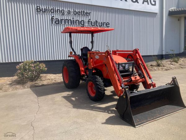 2021 Kubota MX5200D image