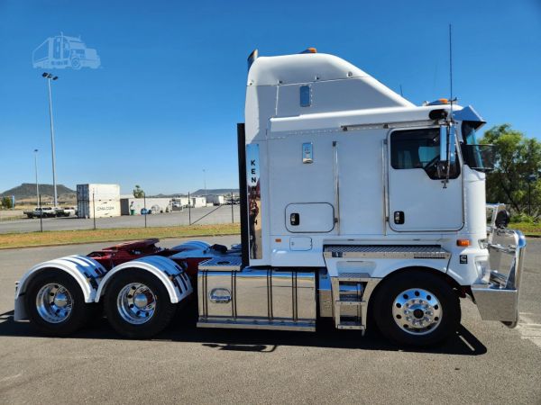 2017 KENWORTH K200 image