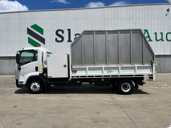 2017 Isuzu FRR 107/210 4x2 Tipper (Council Asset) image