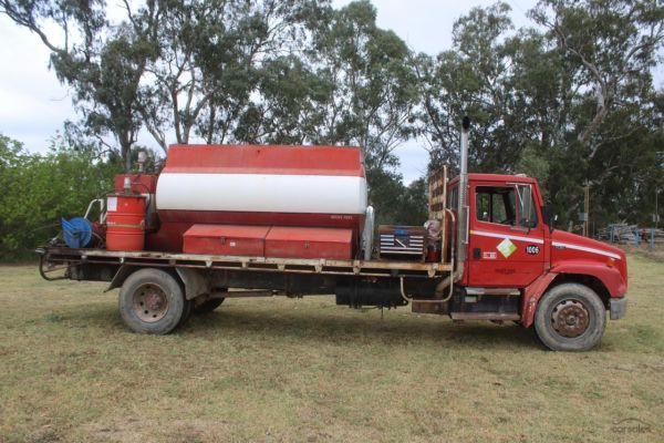 1996 Freightliner Fl80 image