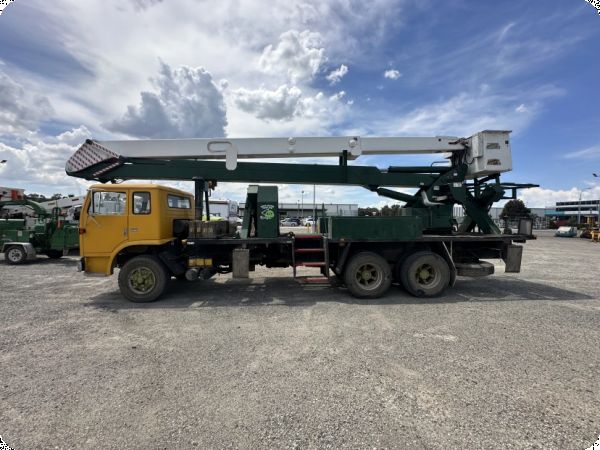 1985 International Acco 1900 6x2 EWP Truck image