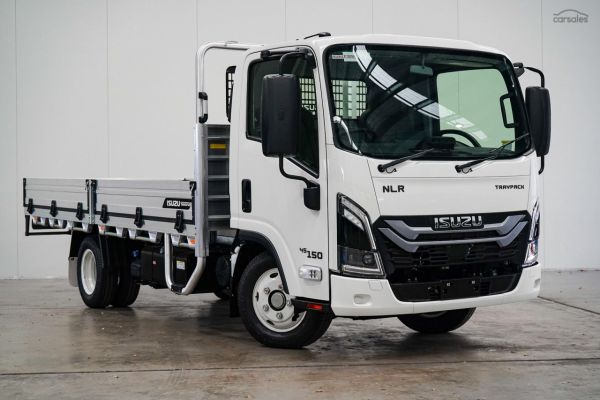 2025 Isuzu NLR 45-150 DT D34 MWB TRAY Pack NLR 45-150 AMT MWB Tray Pack Ready for Immediate delivery image