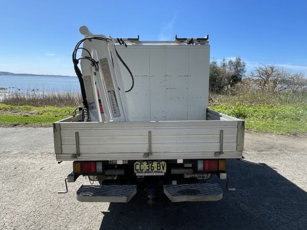 2014 Isuzu NLR 200 SHORT Tray image