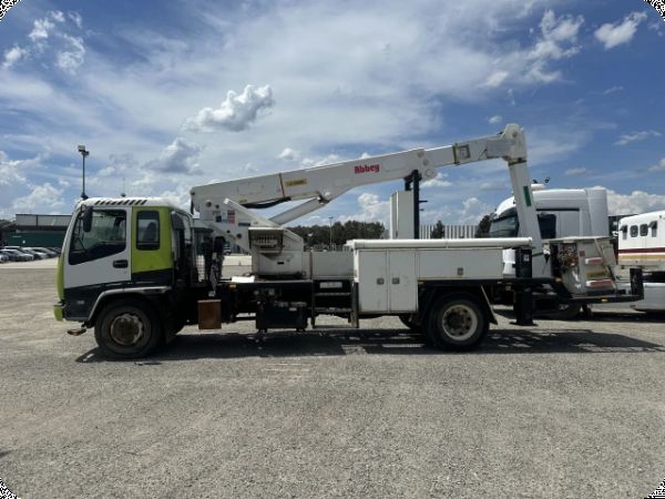 1998 Isuzu FTR800 4x2 EWP Truck image