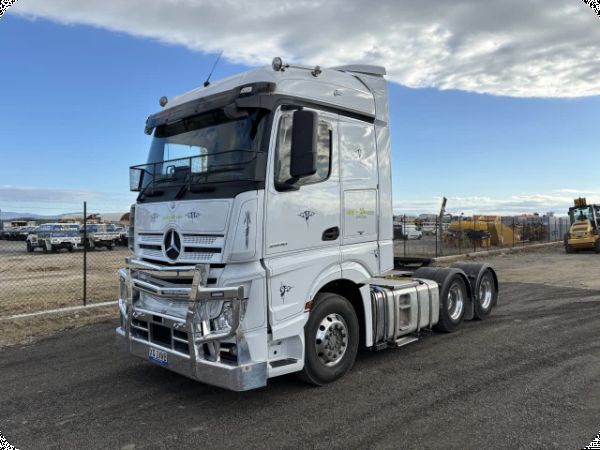 2018 Mercedes Benz 96X 6x4 Prime Mover image