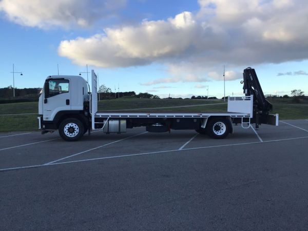 2016 Isuzu FVD 165-300 Crane Truck image