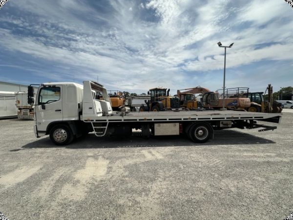 2016 Hino FG500 4x2 Tilt Tray image