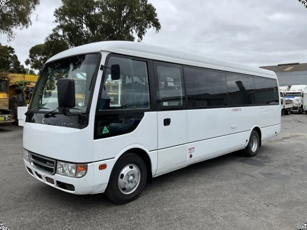 2017 Mitsubishi Rosa Diesel image