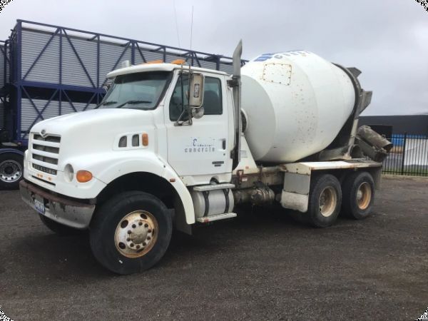 2003 Sterling LT7500 6x4 Concrete - Agitator image