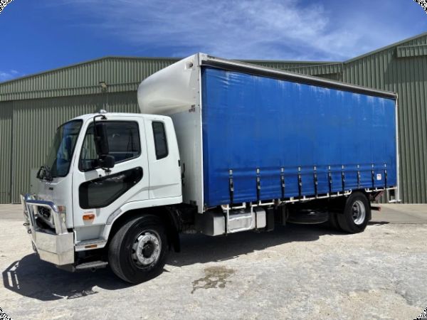2014 Mitsubishi Fighter 1627 4x2 Truck image