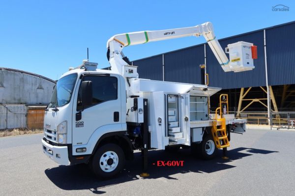 2013 Isuzu F Series FRR 500 AMT Auto image