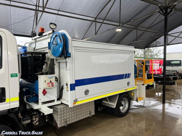 2018 ISUZU NPR65-190 Service Vehicle image