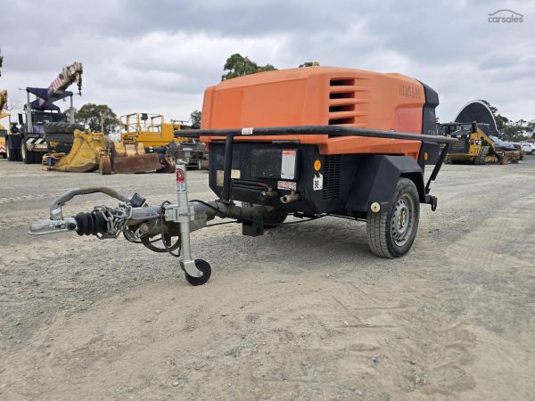 2011 Doosan 741+ 135CFM image
