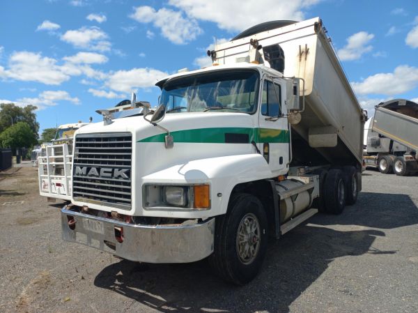1999 Mack CHR Tipper CHR image