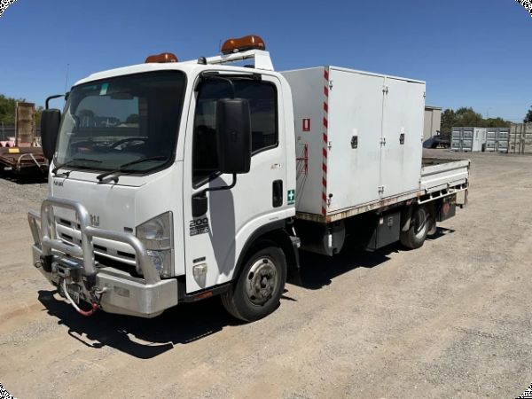 2009 Isuzu 200 Medium 4x2 Tray Truck image