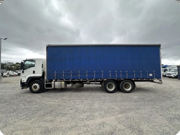 2019 Isuzu FVL 240-300 6x2 Curtainsider image