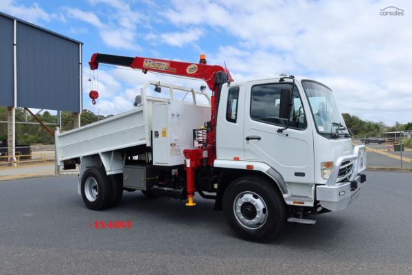 2009 Mitsubishi Fighter FM65FH 10.0 image