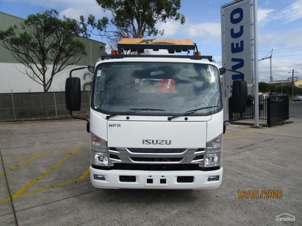 2016 Isuzu N Series NPR 75-190 image