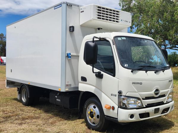 2020 HINO 300 616 Refrigerated image